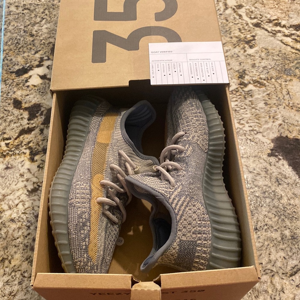 Yeezy Boost 350 V2 size 6.5
